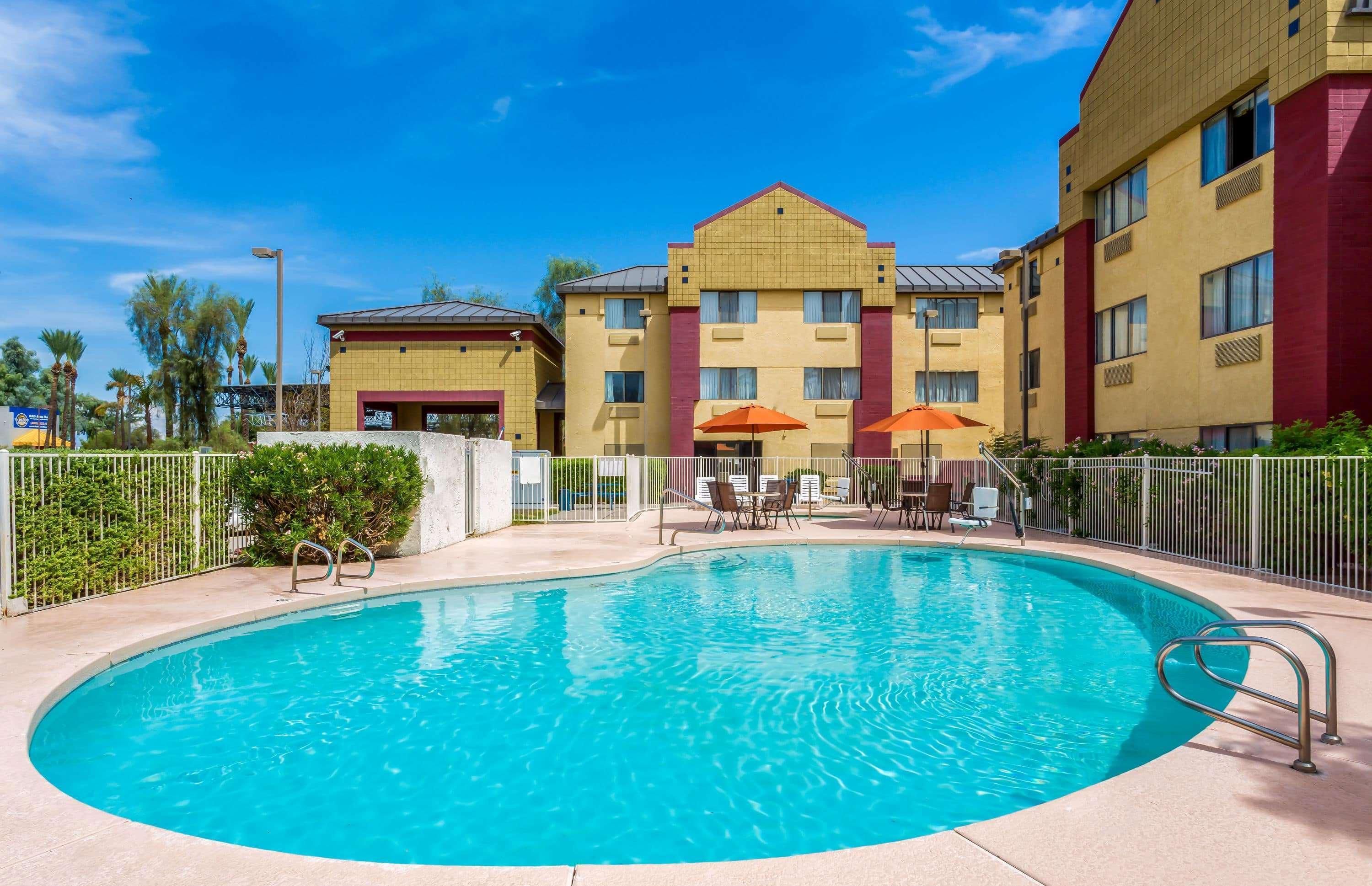 Super 8 By Wyndham Mesa Gilbert Hotel Екстериор снимка